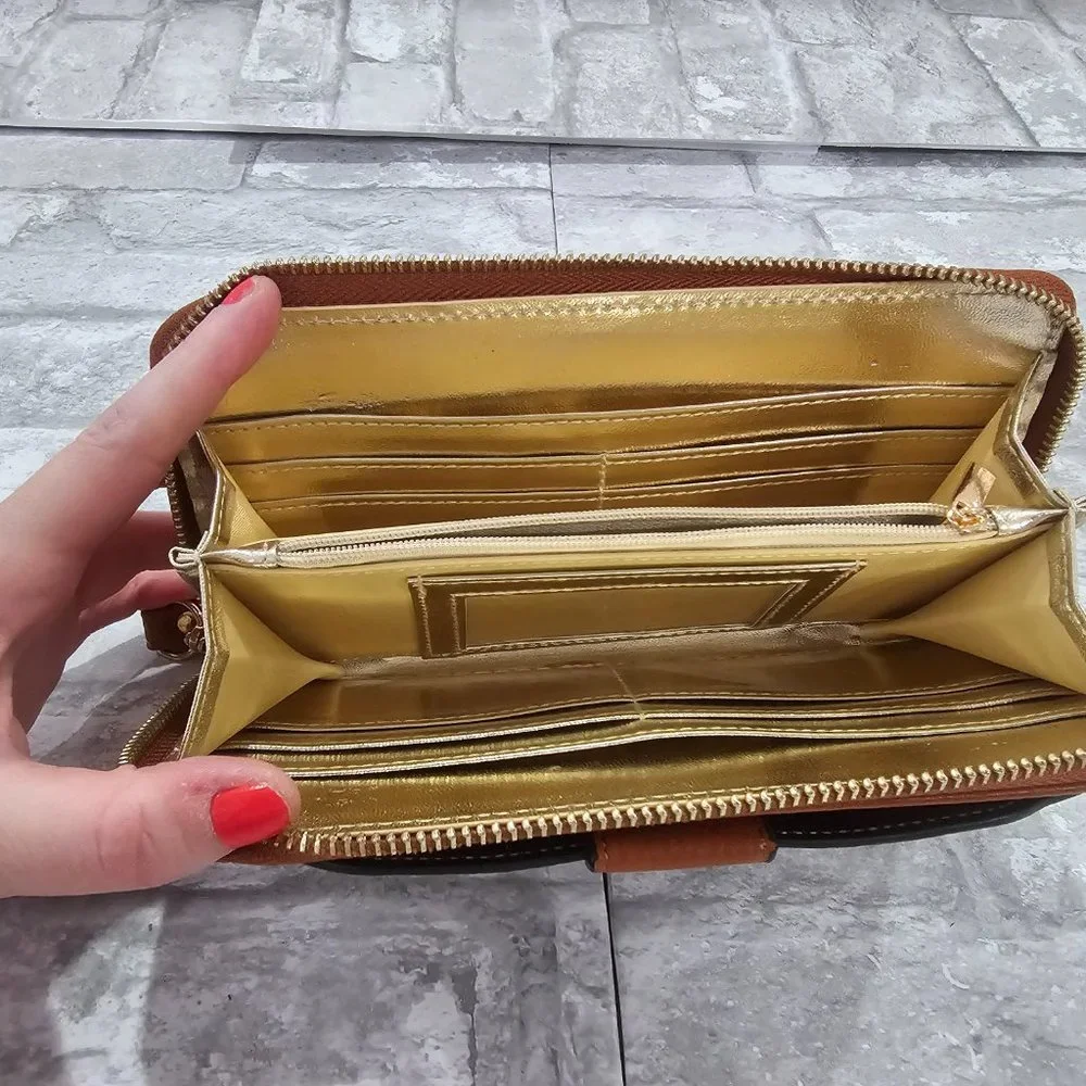 Women Wristlet Wallet Zip Around‎ Handbag Brown Leather? Gold Lined Fabric 9x5